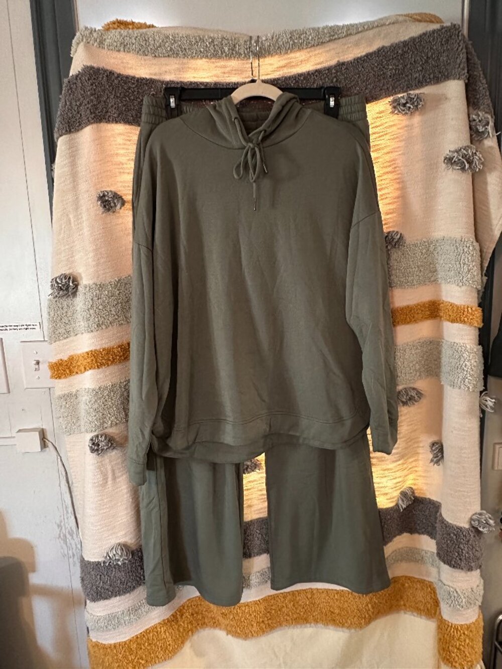 Max & Mia Women's 2-Piece Lounge Set with Hoodie & Wide-Leg Pants - Size XL
